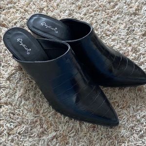 Faux alligator mules